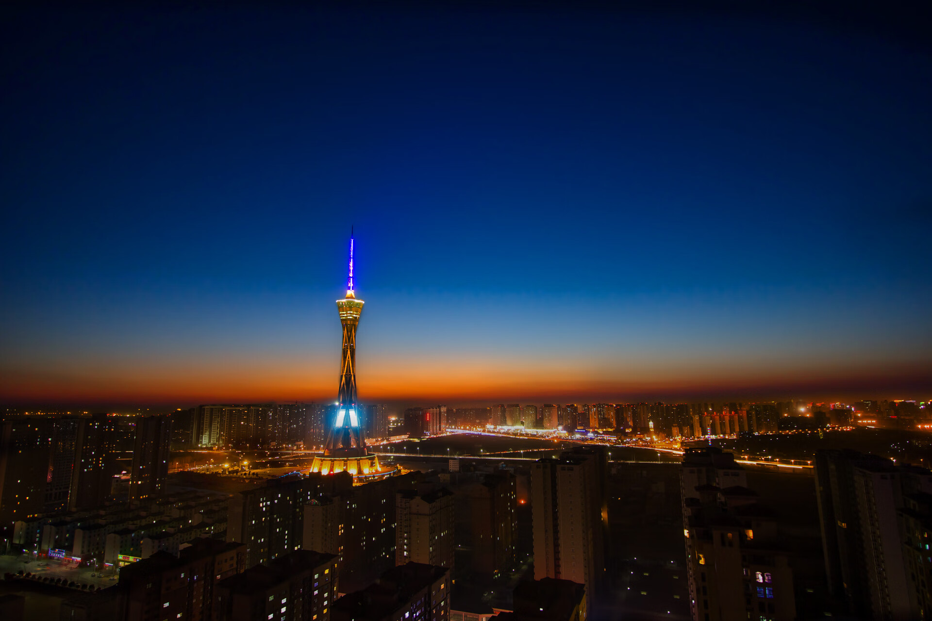 蝶泳项目突尼斯选手发挥稳定,蝶泳比赛2020